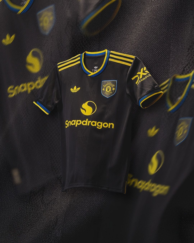 MANCHESTER UNITED 2025/26 THIRD JERSEY