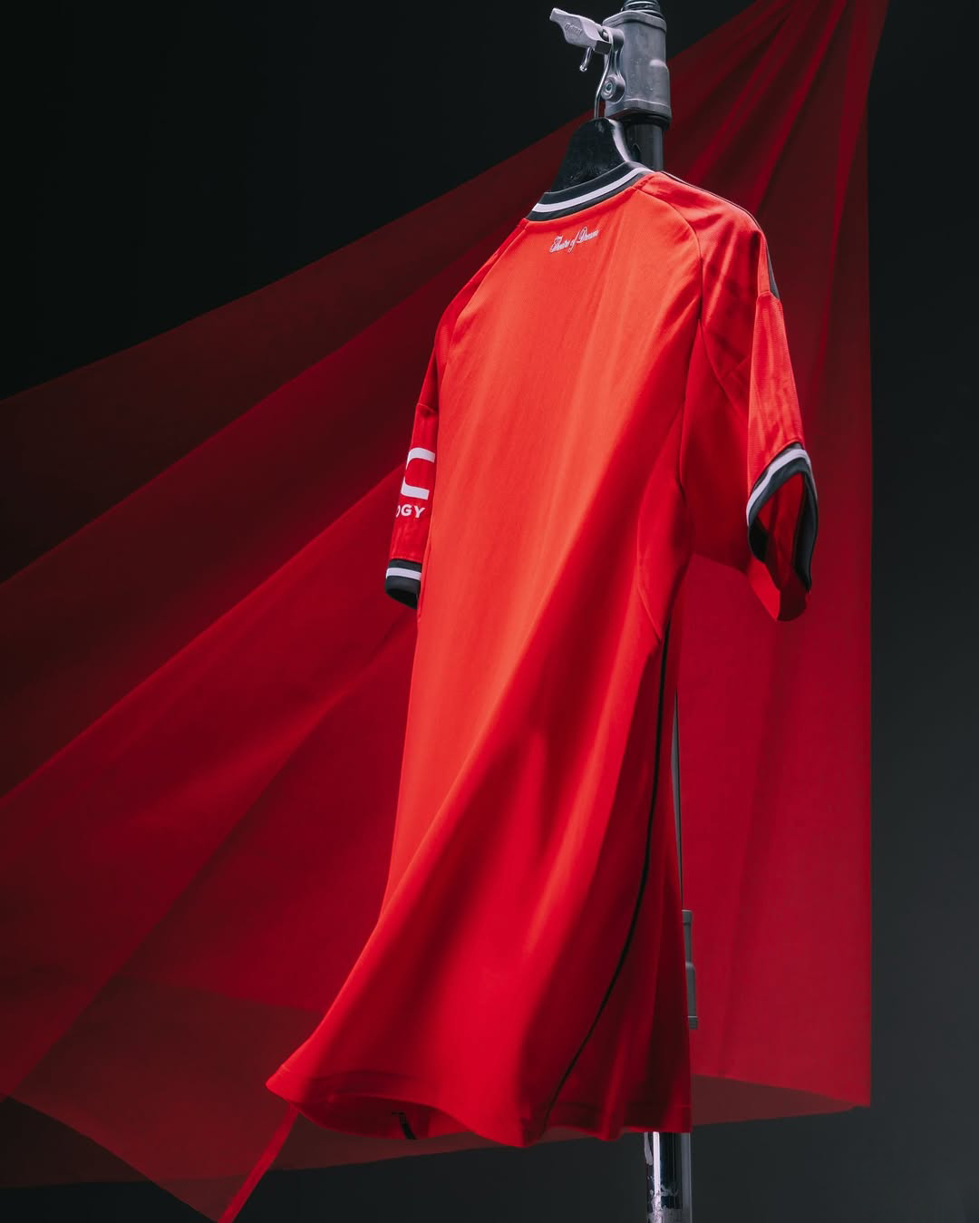 MANCHESTER UNITED 2025/26 HOME JERSEY