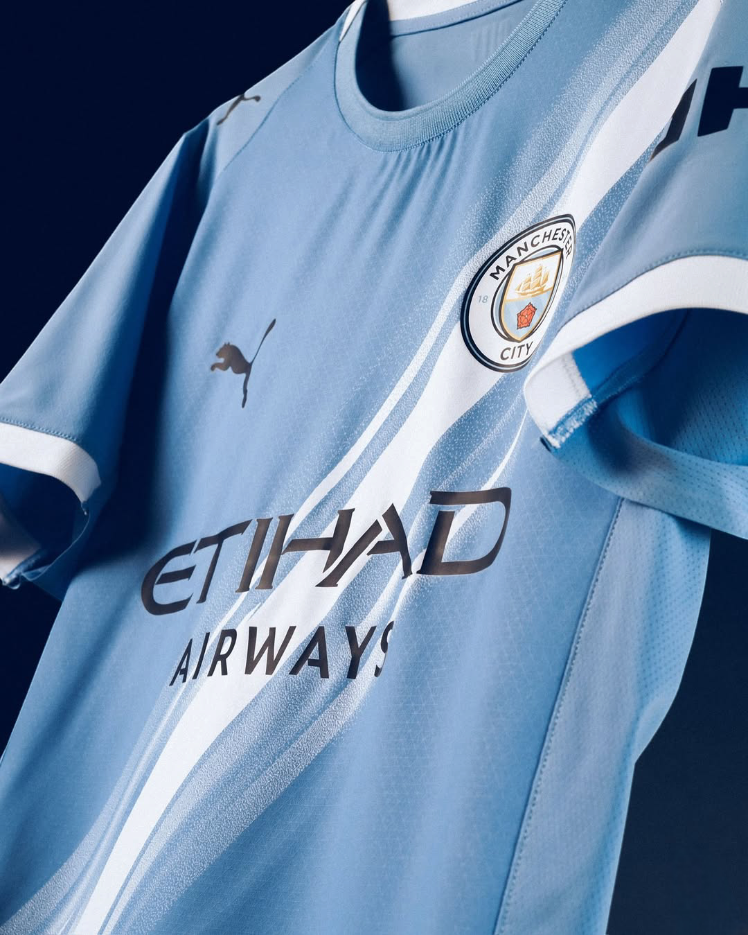 MANCHESTER CITY 2025/26 HOME KIT