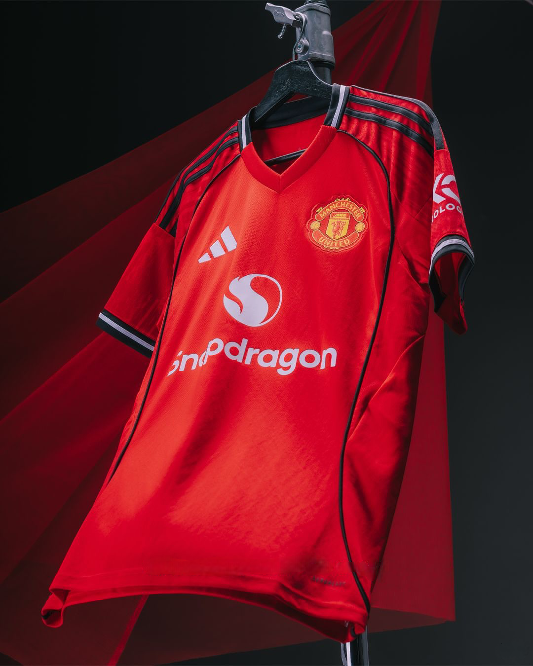 MANCHESTER UNITED 2025/26 HOME JERSEY