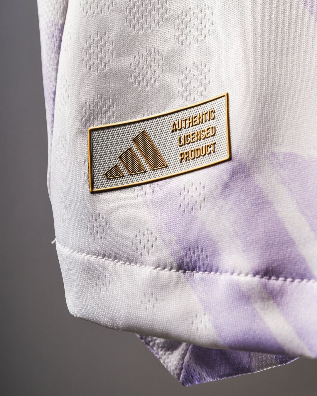 MANCHESTER UNITED 2025/26 AWAY JERSEY