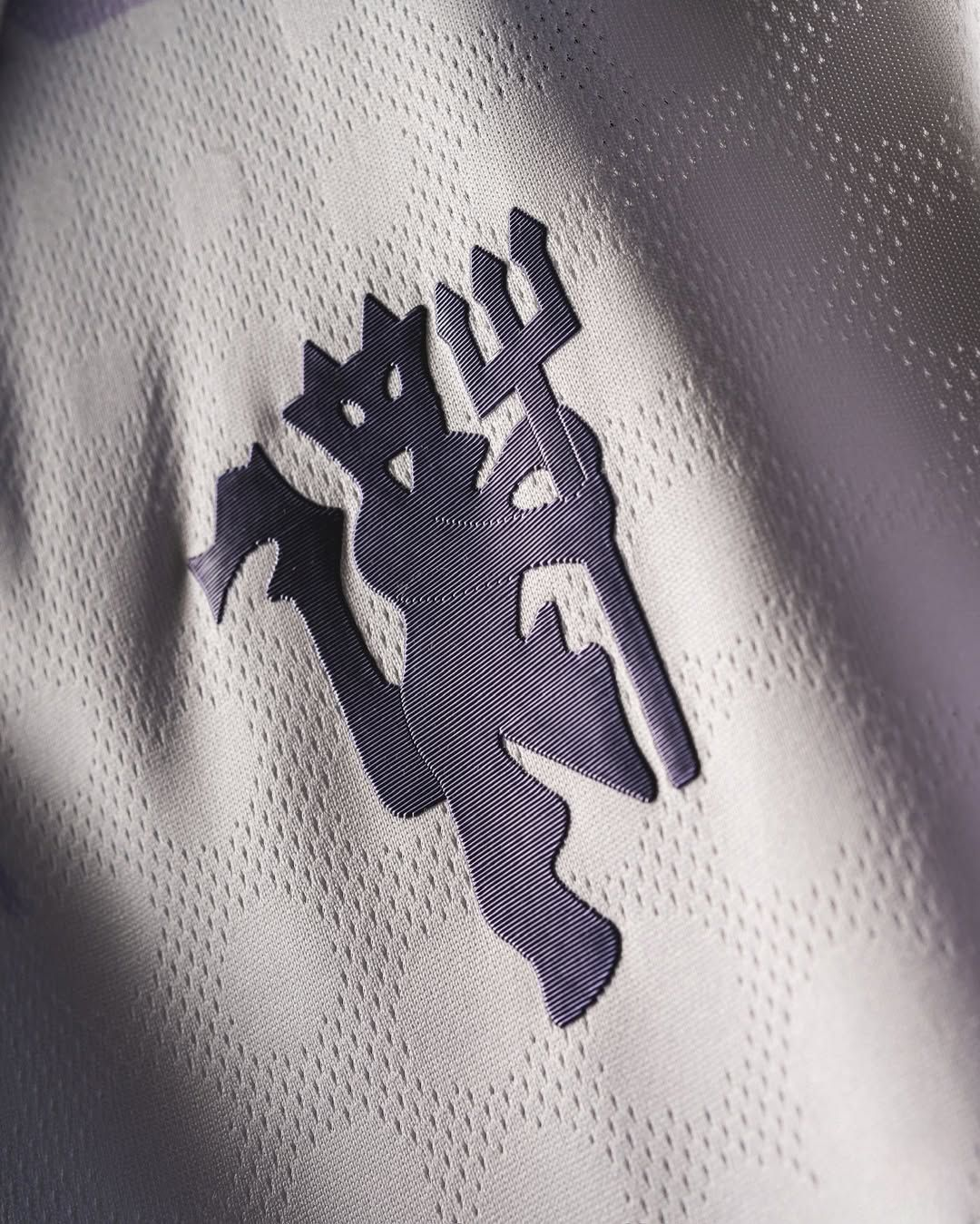 MANCHESTER UNITED 2025/26 AWAY JERSEY