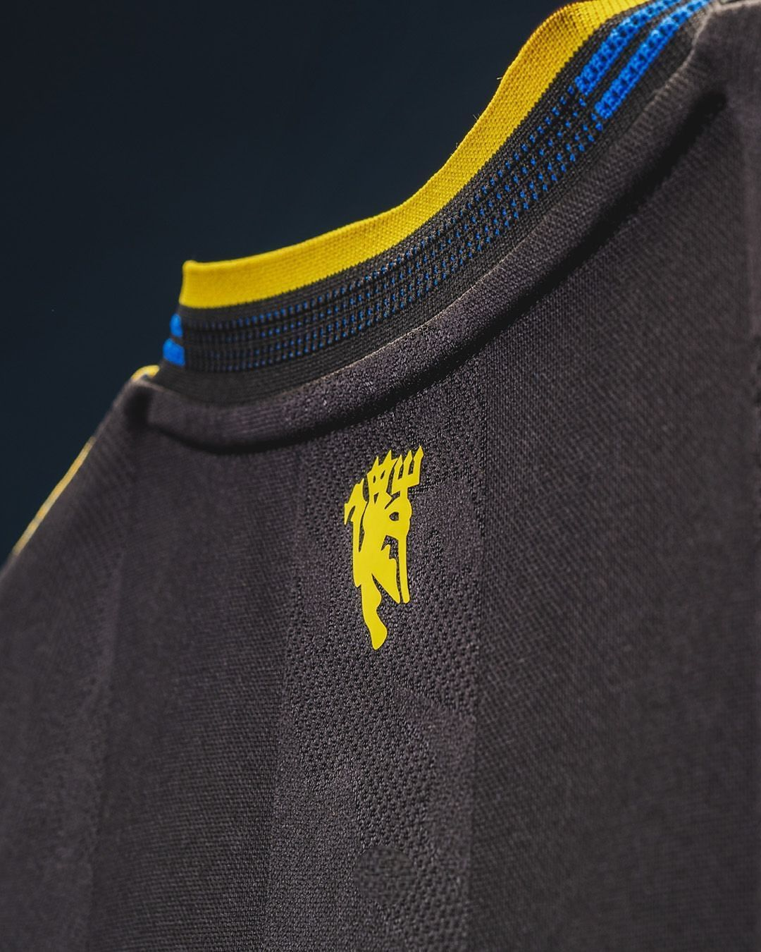 MANCHESTER UNITED 2025/26 THIRD JERSEY
