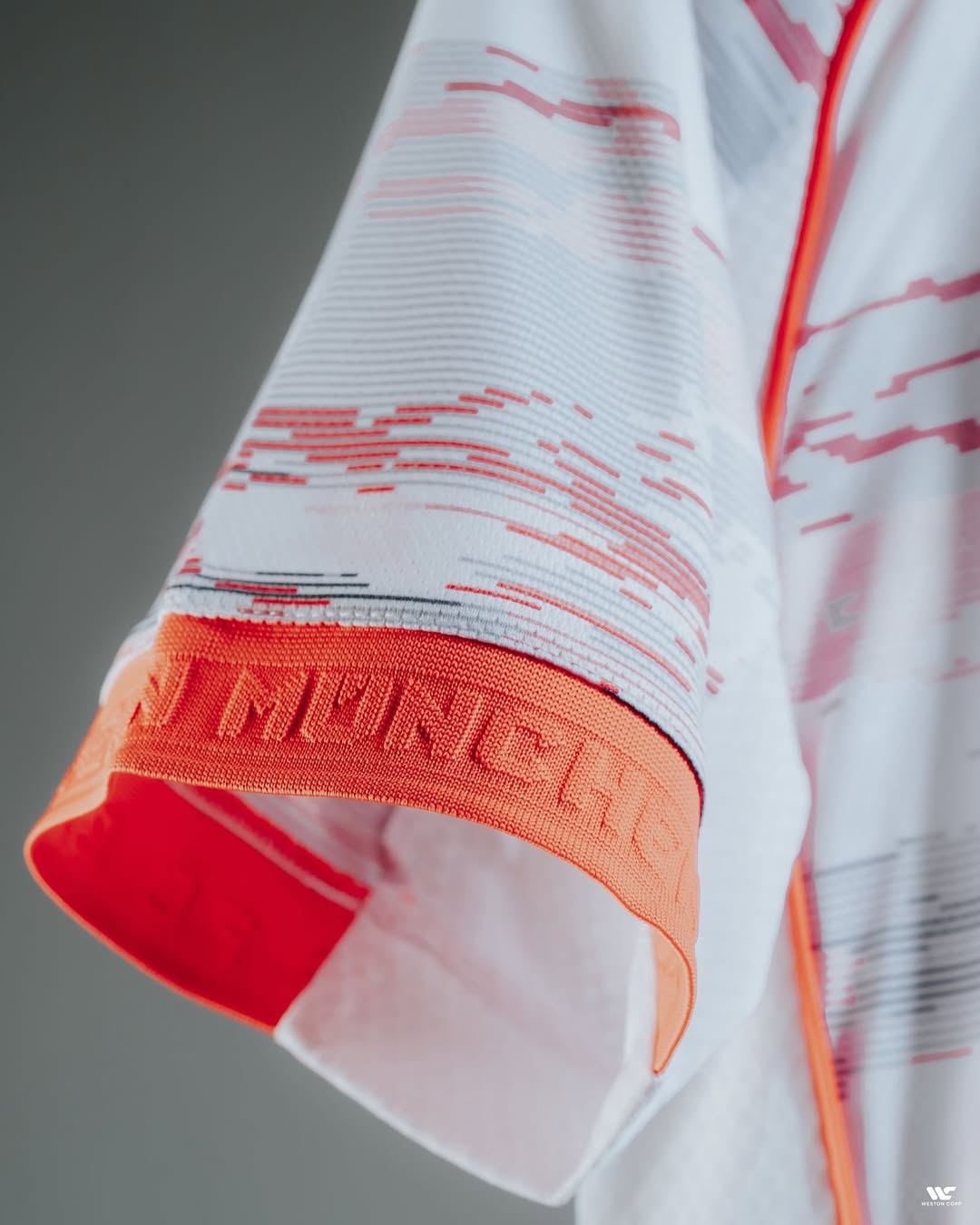 FC BAYERN MUNICH 2025/26 AWAY JERSEY