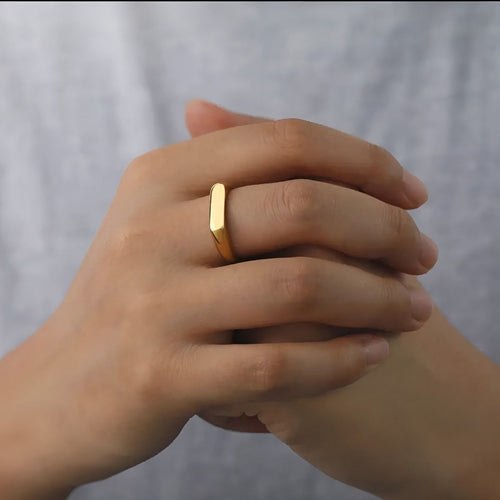 DUREFISHAN DAR-E-NIJAAT AMANAT RING – ELEGANT STATEMENT RING